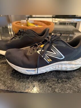 New Balance Fresh Foam Arishi v4 Sneakers Blacktop/Marigold 11.5 Style MARISCP4